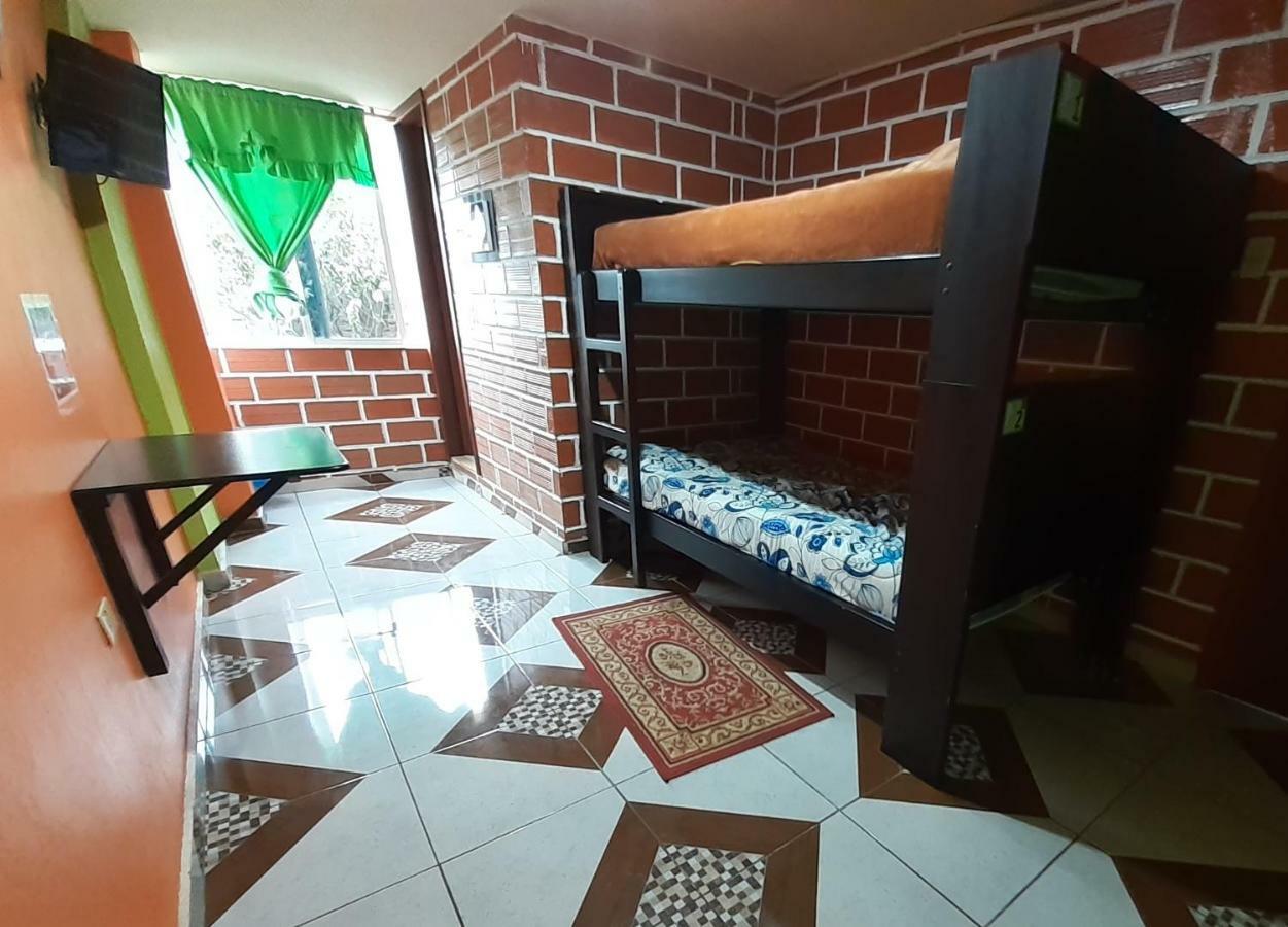 Hostal Sendero De Volcanes Latacunga Zewnętrze zdjęcie